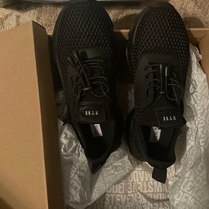 Steve Madden Myles Sneakers